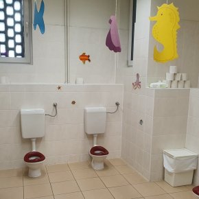 Grosses Toilettenbad